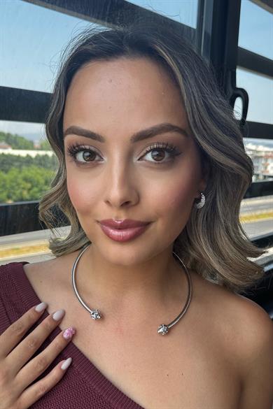 Gümüş Renk Taş Detaylı Metal Choker Kolye