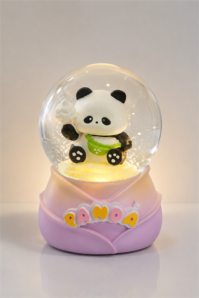Mor Renk Panda Figürlü Işıklı Küçük  Kar Küresi