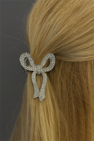 Gümüş Renk Kurdele Figürlü Taş Detaylı Metal Mandal Toka