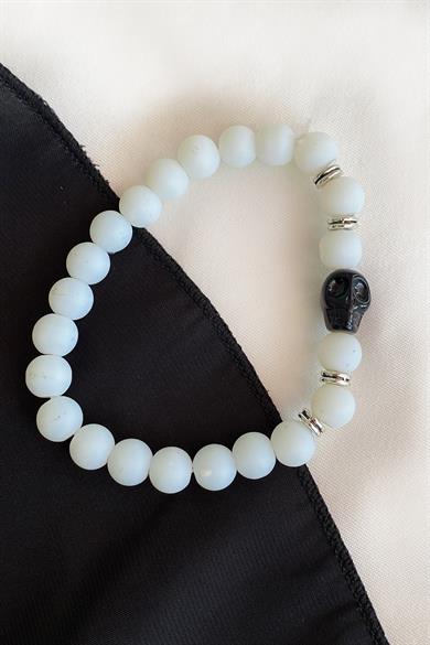 Beyaz Renk Boncuk detaylı Kuru Kafa Figürlü Erkek Bileklik
