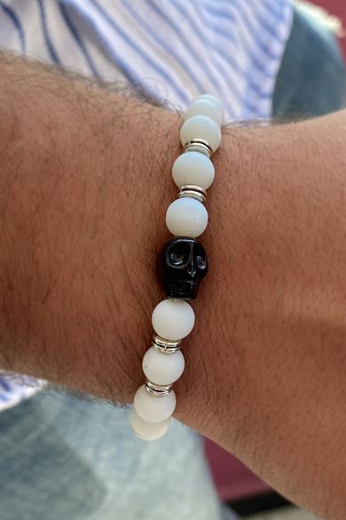 Beyaz Renk Boncuk detaylı Kuru Kafa Figürlü Erkek Bileklik