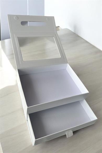 Beyaz Renk Çanta Detaylı Çekmeceli Hediye Kutusu