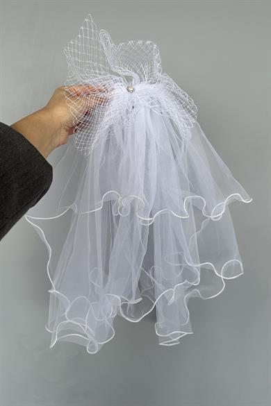 Beyaz Renk Duvak Detaylı Pens Toka