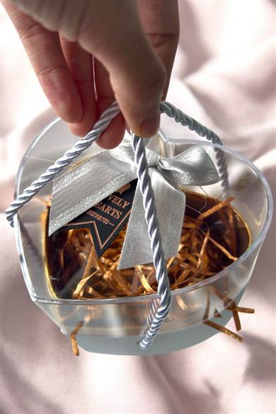 Beyaz Renk Kalp Figürlü Hediye Kutusu