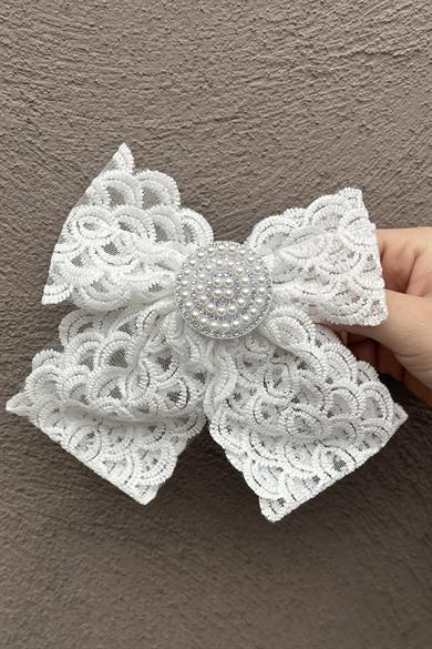 Beyaz Renk Taş Ve İnci Detaylı Dantel Kurdele Pens Toka