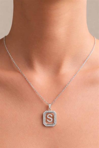 Gümüş Renk S Harf Taş Detaylı Çelik Kolye