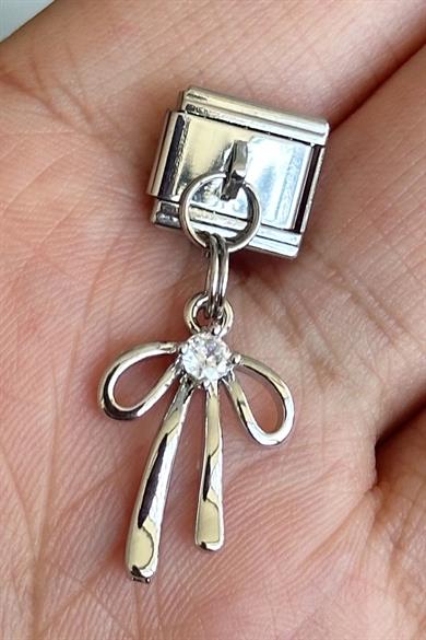 Gümüş Renk Taş Detaylı Fiyonk Figürlü Çelik Nomination Charm (Tek)