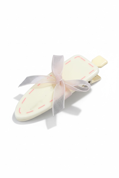 Krem Renk Kurdele Detaylı Yan Toka