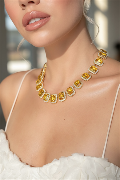 Altın Renk Sarı Taş Detaylı Tasarım Abiye Kolye