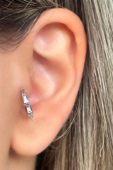 Gümüş Renk Taş Detaylı Çelik Halka Tragus/Kıkırdak Küpe/Piercing (Tek)