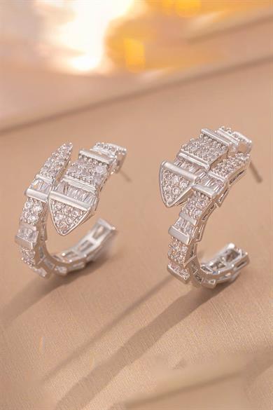 Gümüş Renk Yılan Figürlü Taş Detaylı 14K Altın Kaplama Küpe (Çift)