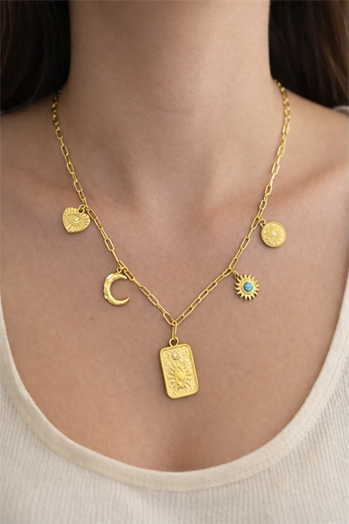 Altın Renk Zincir Detaylı Karışık Charmlı Çelik Kolye
