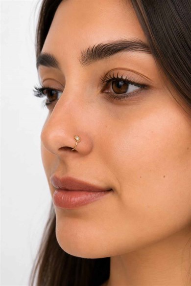 Altın Renk Güneş Figürlü Taş Detaylı Cerrahi Çelik Deliksiz Kulak/Burun Piercing 