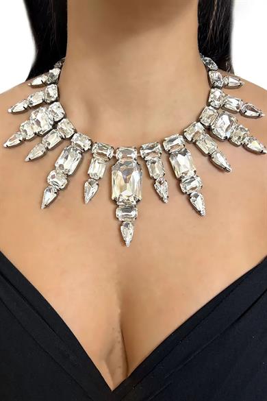 Gümüş Renk Taş Detaylı Tasarım Abiye Kolye