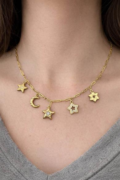 Altın Renk Zincir Detaylı Karışık Charmlı Çelik Kolye