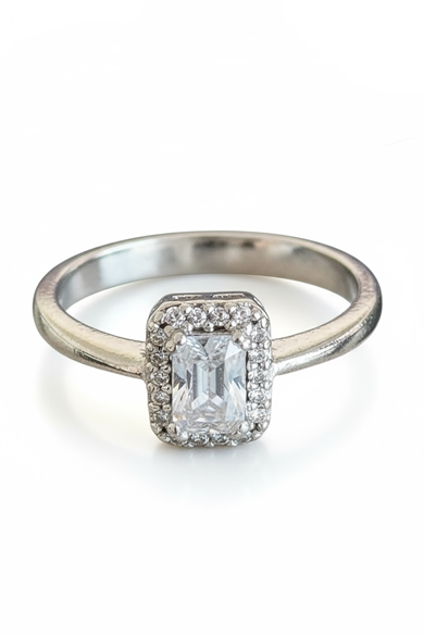 Gümüş Renk Tek Taş Detaylı Ayarlanabilir Yüzük