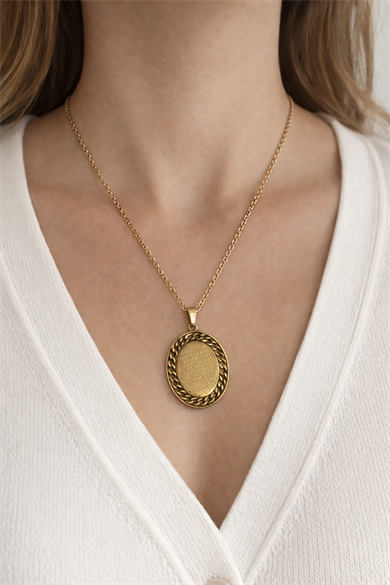 Altın Renk Ayet Yazılı Çelik Kolye