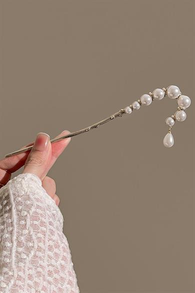 Gümüş Renk İnci Detaylı Topuz Toka