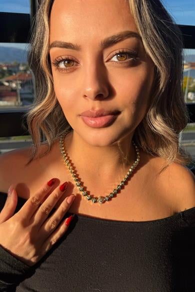 Altın Renk Taş Detaylı Altın Kaplama VİP Kolye