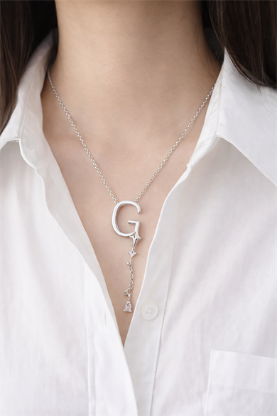 Gümüş Renk G Harfli Taş Detaylı Çelik Kolye