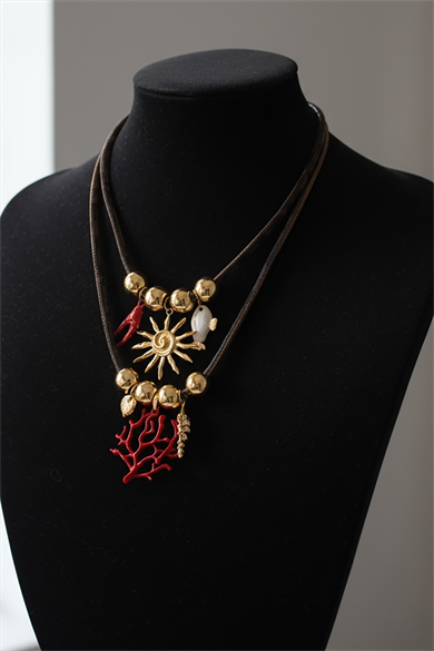 Karışık Renk Charmlı Tasarım Kolye