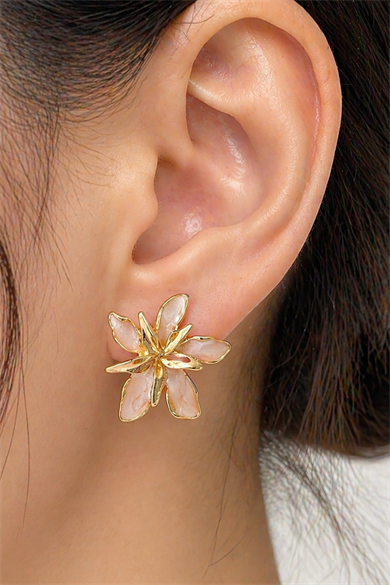 Altın Renk Çiçek Figürlü Küpe (Çift)