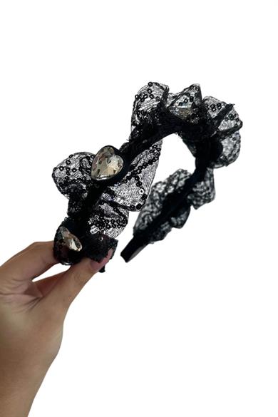 Siyah Renk Kalp Figürlü Taç