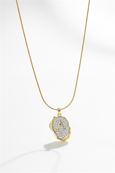 Altın Renk A Harf Taş Detaylı Çelik Kolye