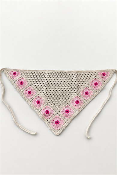 Pembe Renk Çiçek Desenli Örgü Saç Bandana