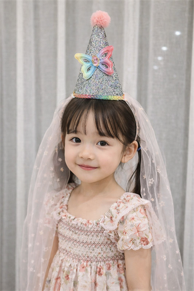 Pembe Renk Şapka Figürlü Tül Detaylı Çocuk Taç