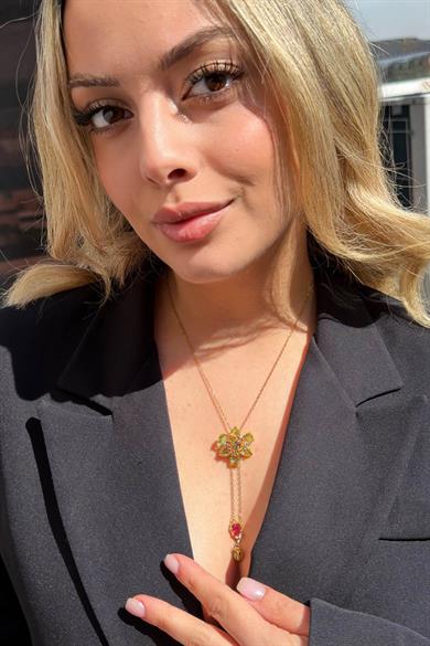 Altın Renk Çiçek Figürlü Taş Detaylı Çelik Kolye