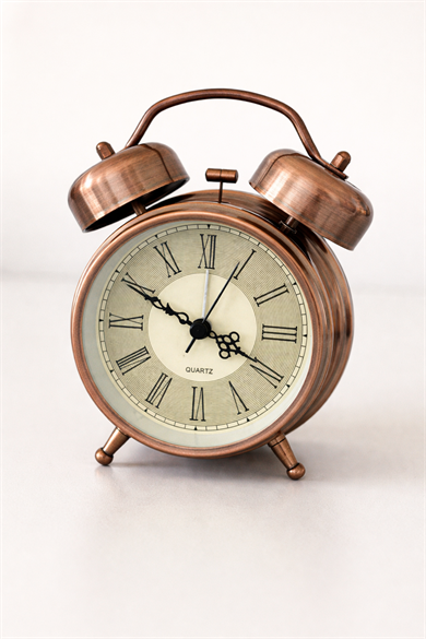 Bronz Renk Dekoratif Işıklı Alarmlı Yuvarlak Masa Saati