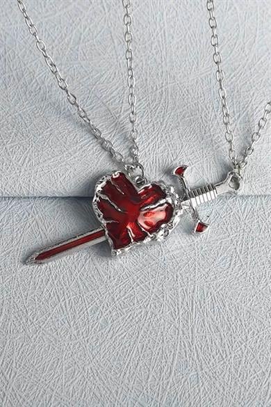 Gümüş Renk Kalp Ve Kılıç Figürlü Çelik Çift Kolyesi