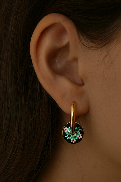 Altın Renk Çiçek Figürlü Çelik Küpe (Çift)