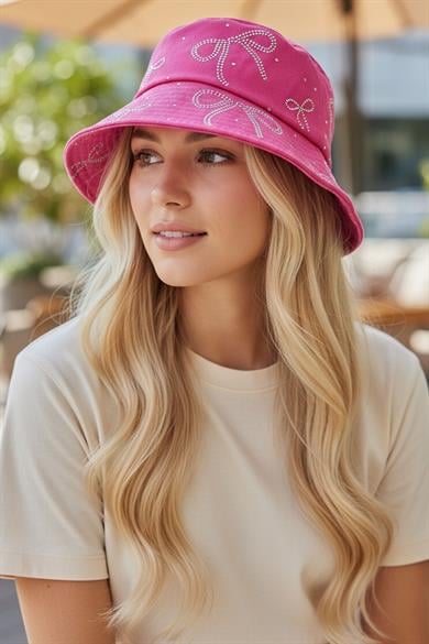 Pembe Renk Kurdele Figürlü Taş Detaylı Tasarım Şapka