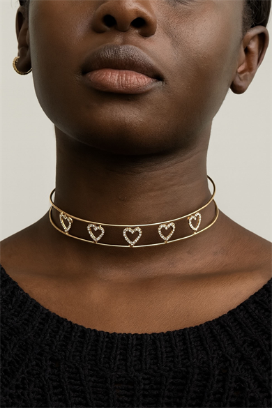 Altın Renk Kalp Figürlü Taş Detaylı Choker Kolye