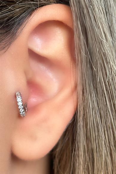 Gümüş Renk Taş Detaylı Çelik Halka Tragus/Kıkırdak Küpe/Piercing (Tek)