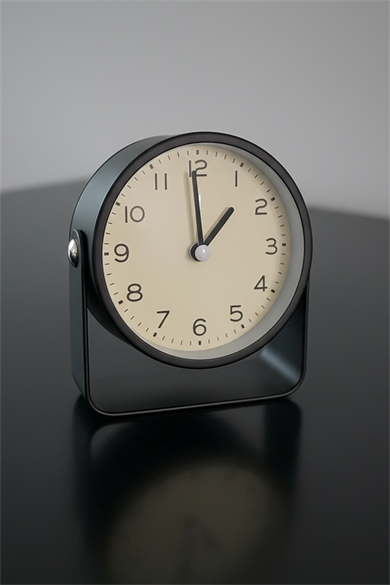 Siyah Renk Mini Dekoratif Alarmlı Yuvarlak Masa Saati