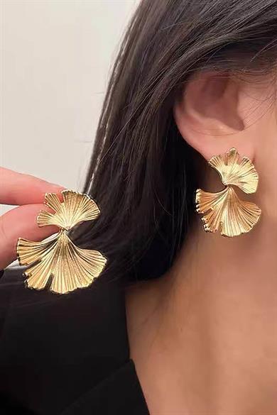 Altın Renk Yaprak Figürlü Küpe (Çift)