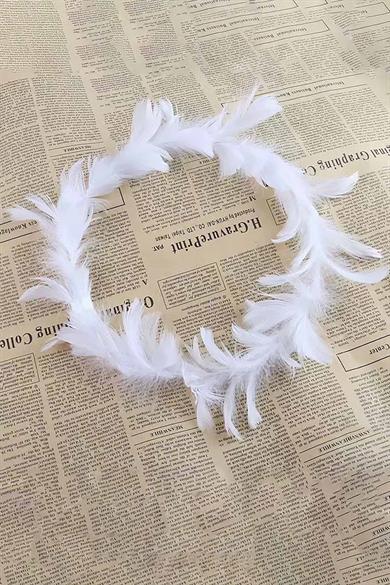 Beyaz Renk Tüy Detaylı Işıklı Taç