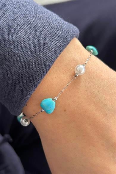 Gümüş Renk Kalp Figürlü İnci Detaylı Çelik Bileklik