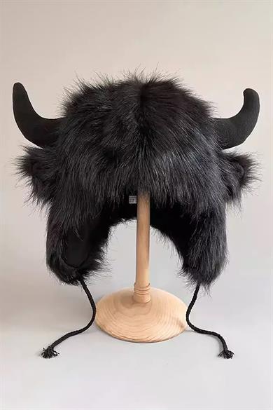 Siyah Renk Boynuz Detaylı Peluş Şapka