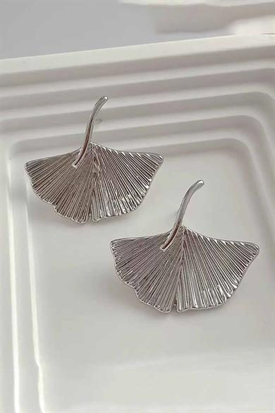  Gümüş Renk Çiçek Figürlü Küpe (Çift)