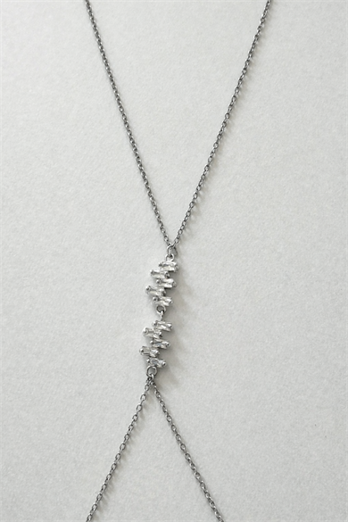 Gümüş Renk Taş Detaylı Çelik Şahmeran