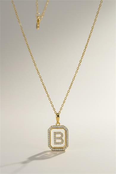Altın Renk B Harf Taş Detaylı Çelik Kolye