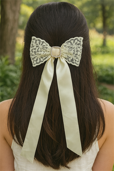 Krem Renk Kurdele Figürlü Taş Detaylı Otomat Toka