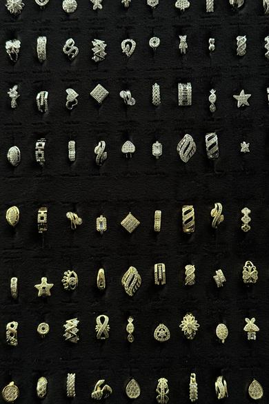 140lı Karışık Renk Standlı Tragus Küpe Set