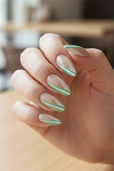 12li Krem Ve Yeşil Renk Jel Görünümlü Takma Tırnak (Yapıştırıcılı)