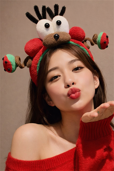 Kırmızı Renk Eğlenceli Peluş Taç