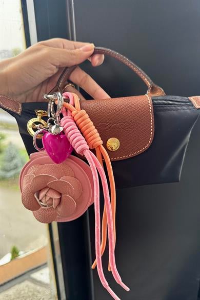 Pembe Renk Çiçek Ve Kalp Figürlü Ayna Detaylı Çanta Charm/ Anahtarlık